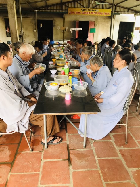 The 12th retreat “Practice as the Buddha's Teachings” at Dong Cao Pagoda